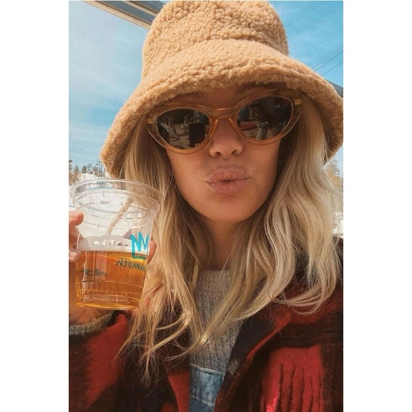 LACK OF COLOR TEDDY BUCKET HAT - CAMEL - Picture 13 of 15